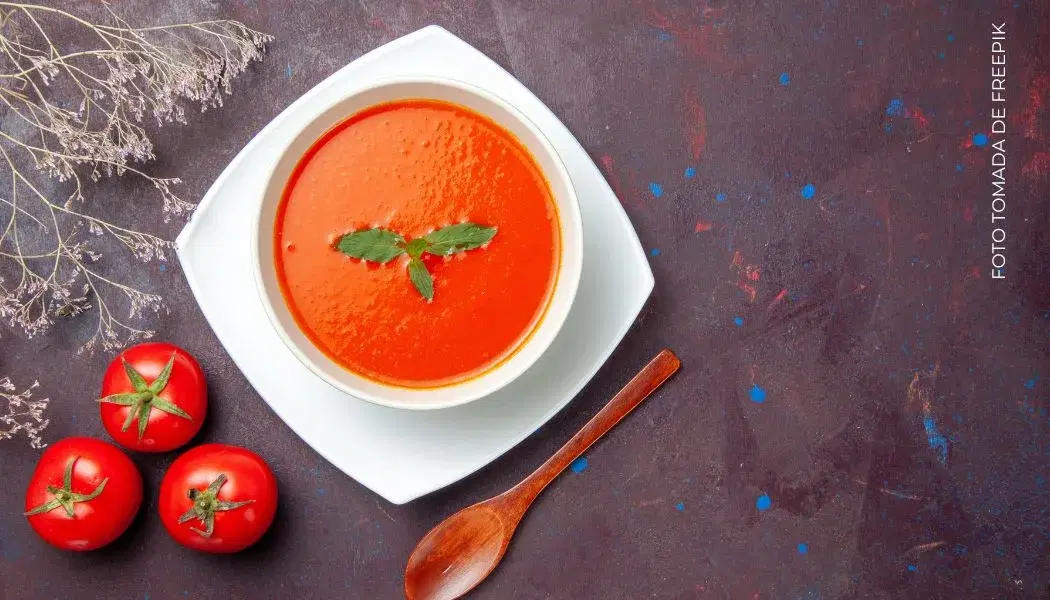 Receta sopa de tomate.