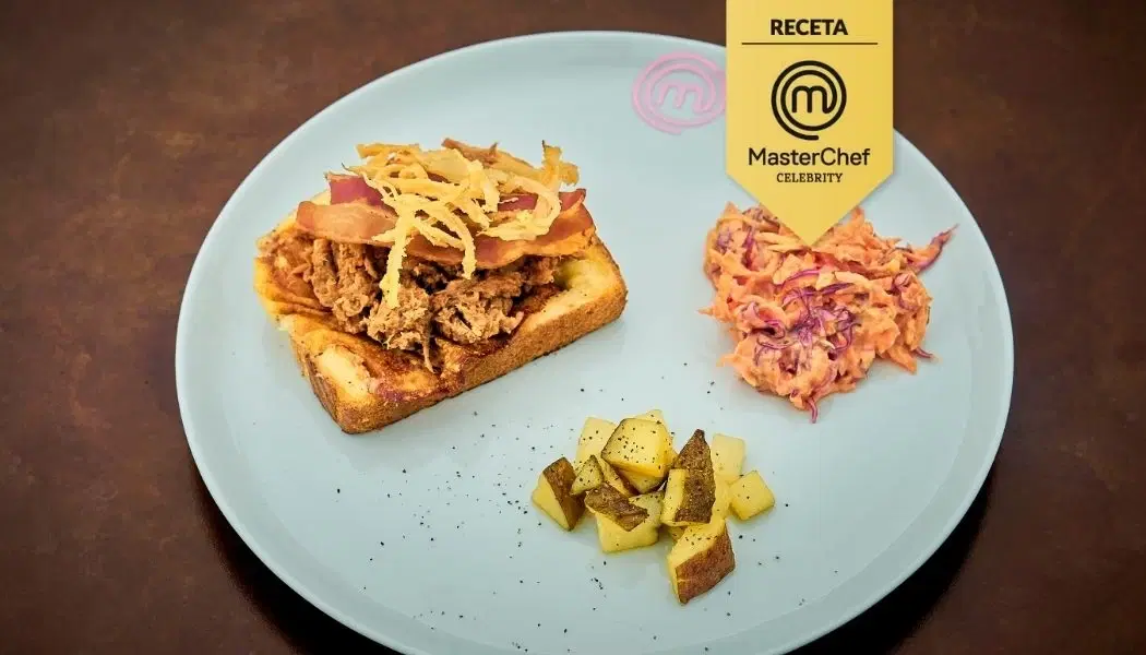 Receta tostada con cerdo, tocineta y cebolla.  